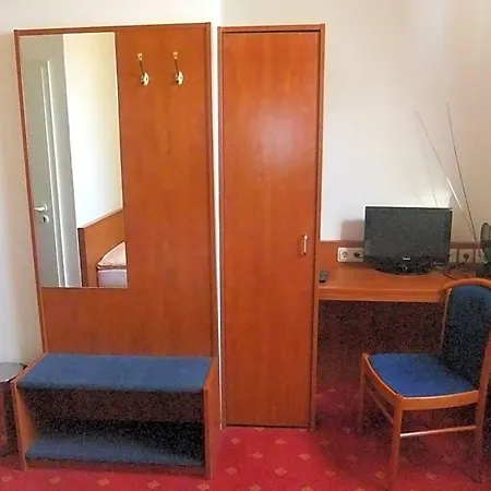 Adriatic Hotel *