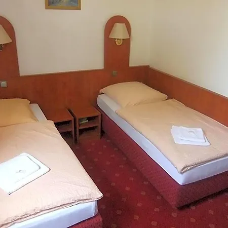 Adriatic Hotel *